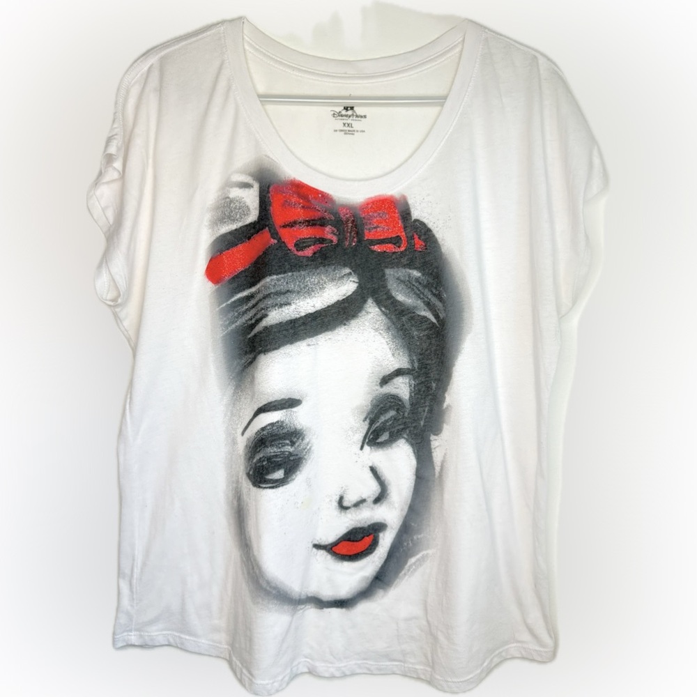 Disney Parks Snow White Face Women's White T-shirt Size XXL